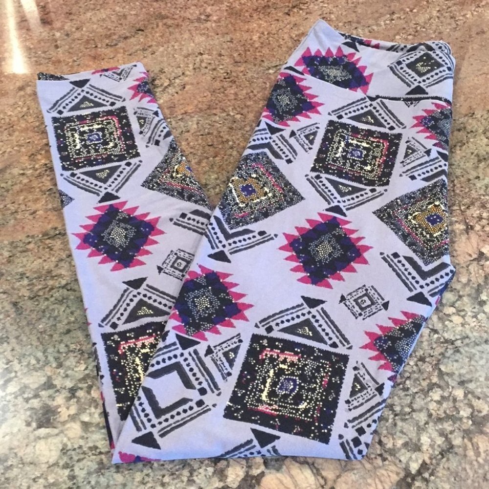 OS NWOT LuLaRoe Leggings F04 4647